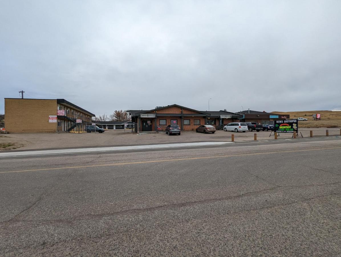 Riverside Motel Medicine Hat Esterno foto
