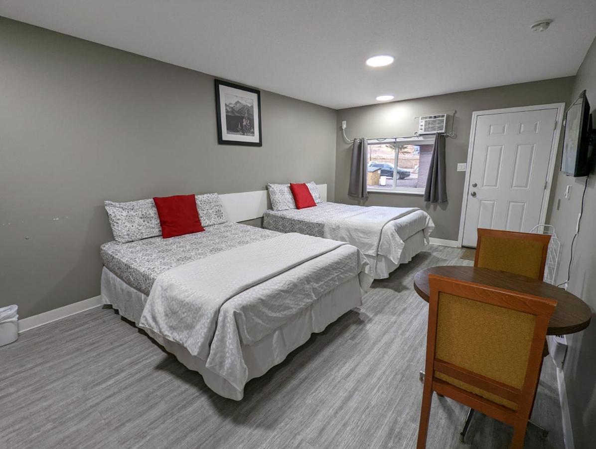 Riverside Motel Medicine Hat Esterno foto