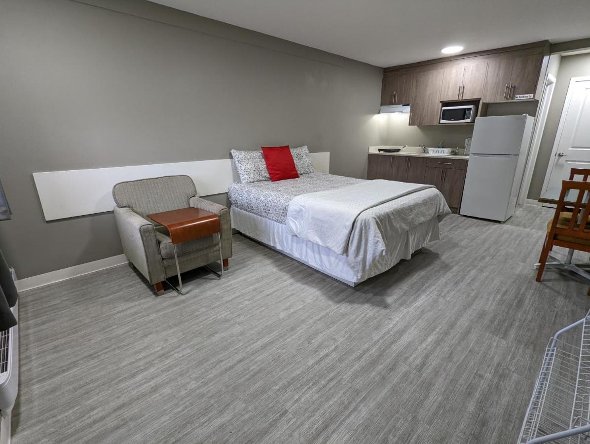 Riverside Motel Medicine Hat Esterno foto