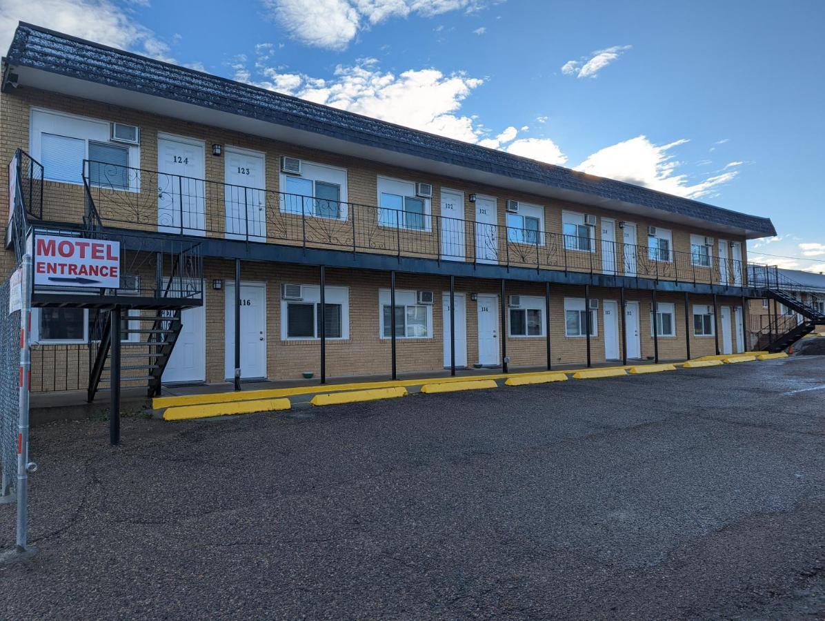 Riverside Motel Medicine Hat Esterno foto