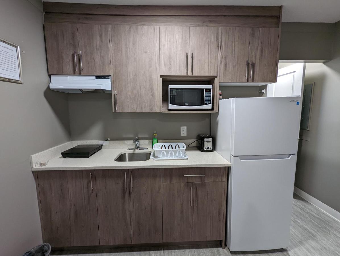Riverside Motel Medicine Hat Esterno foto
