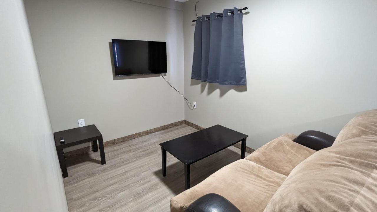 Riverside Motel Medicine Hat Esterno foto