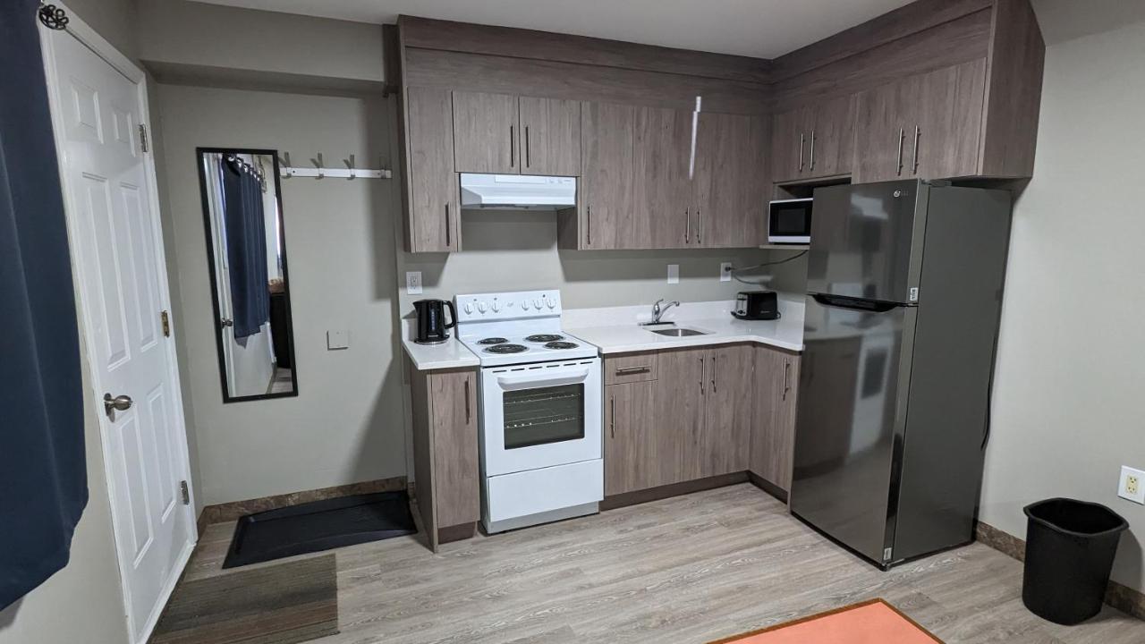 Riverside Motel Medicine Hat Esterno foto
