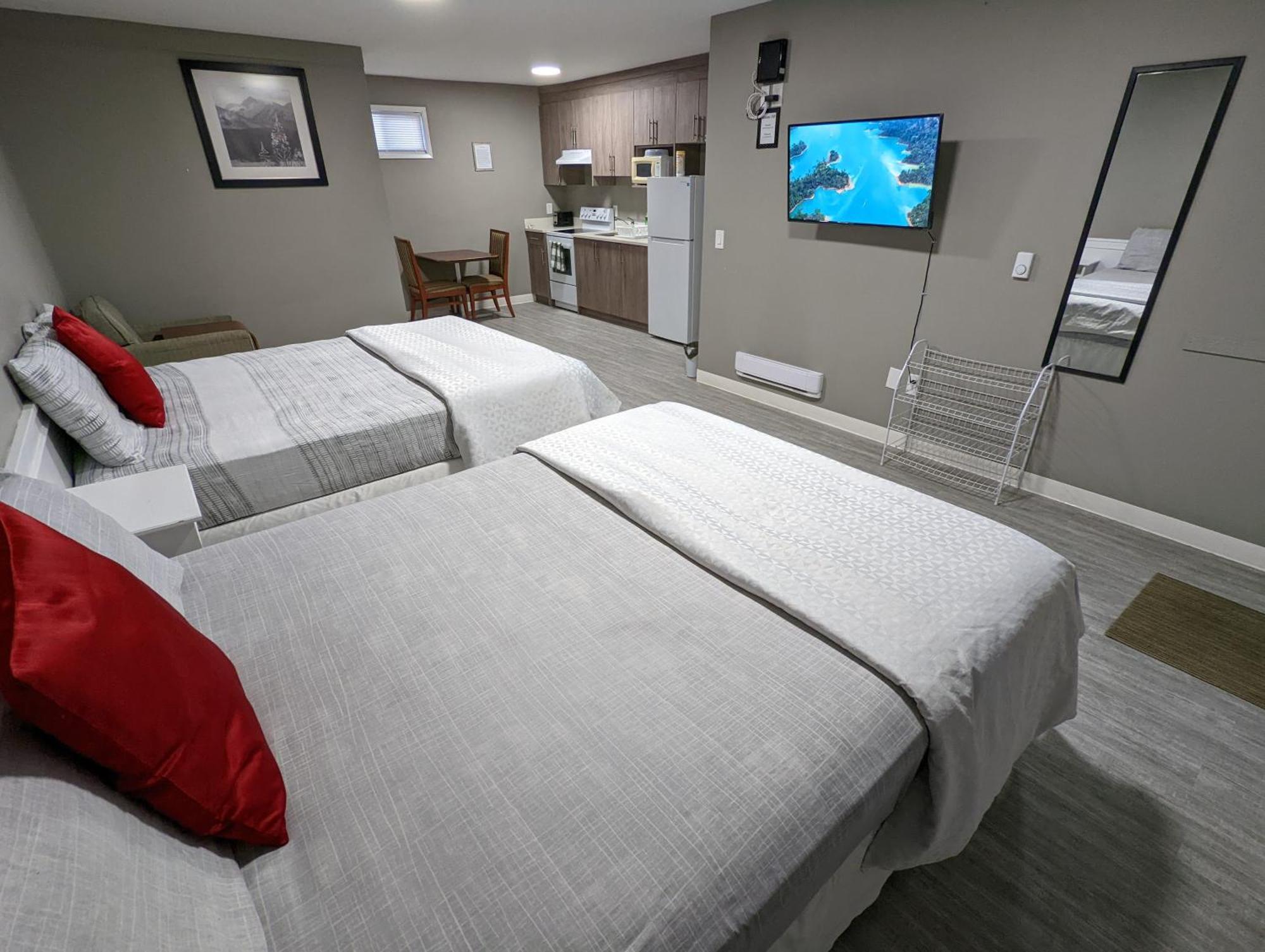 Riverside Motel Medicine Hat Esterno foto